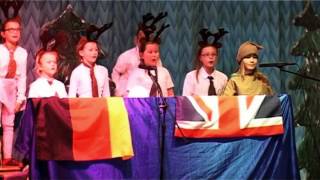 Stand up  Wiedersehen in London  Weihnachtstheaterstück für die Grundschule von Lutz Schäfer [upl. by Warram729]