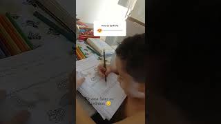 ELE AMA FAZER AS TAREFINHAS DA ESCOLA🥰escola atividadeseducacaoinfantil [upl. by Sandy]