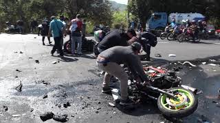 Fatal accidente deja dos motociclistas fallecidos y uno en estado de gravedad [upl. by Monti]