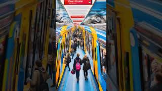 Travel Smart in London Oyster Card Guide [upl. by Waring]