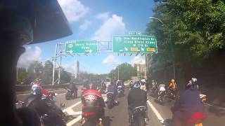 Pandilla de motociclistas persigue coche familiar tras incidente vial [upl. by Beora]