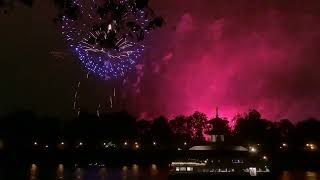 quotEnjoy Battersea Park Fireworks from Chelsea Embankment—vibrant displays lighting up the Thamesquot [upl. by Gladdie722]