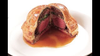 비프 웰링턴 스테이크와 버섯듁셀프로슈토를 퍼프 페이스트리로 감싼 요리 Beef Steak Pithivier Tourte Wellington [upl. by Payton]