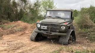 Jeep Mercedes Benz 230G repotenciado con Hyundai y orugas primeras pruebas 2 [upl. by Florrie427]