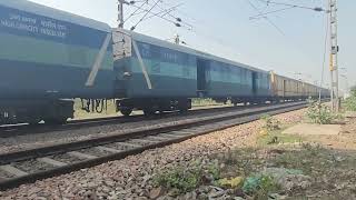 gorakhpur kochiwali raptisagar express  wag 7 Freight train 5488 [upl. by Ogata]