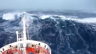 SHIPS IN STORM Horrible FOOTAGE [upl. by Merow897]