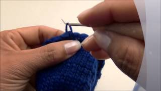 How to Tighten the Cast in Loom Knitting Loom Knit [upl. by Idroj715]