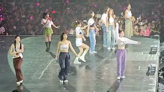 TWICE 트와이스  SHOT CLOCK READY TO BE in SINGAPORE 4k fancam 직캠 20230902 [upl. by Onoitna277]