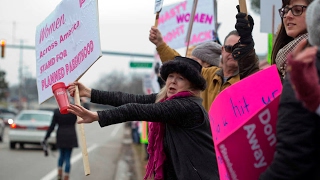 Hundreds gather for protests at Planned Parenthood in Kalamazoo [upl. by Ytitsahc]