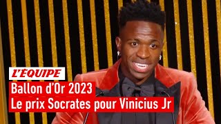 Ballon dOr 2023  Vinicius Júnior Real Madrid remporte le prix Socrates du footballeur engagé [upl. by Ahseetal36]