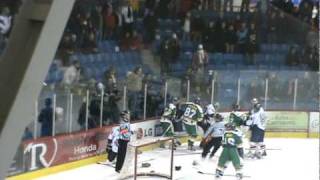 hockey fightdonald brashear pete les plombs vs caron et guay et vs fans lnah [upl. by Hammad]