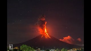 Lava fountain shoots from Mayon Volcano at 940 PM [upl. by Dahsraf916]