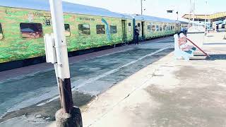 12626  Kerala Express New Delhi  TVC Crossing 07435  Kacheguda  Nagercoil Jn Special [upl. by Verda903]