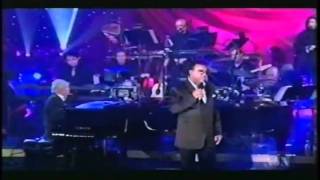 Ron Isley amp Burt Bacharach quotA House Is Not A Homequot LIVE [upl. by Kus193]