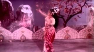 Mazhaikaalam  Sivaji Ganesan JayalalithaVijaykumar  Tamil Classic Song [upl. by Weaver458]