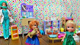 Elsa and Anna toddlers at Barbies pet care centre [upl. by Fulbert]