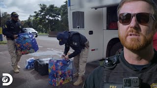 Agentes da fronteira fazem incrível descoberta em ônibus de longa distância  Operação Fronteira [upl. by Melamie975]