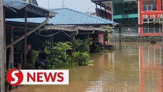 Floods 25 areas in JB hit after twohour downpour [upl. by Joelynn]