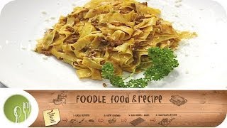 Tagliatelle alla Bolognese von Profikoch Björn Freitag I Foodle  Food amp Recipe [upl. by Eidorb]