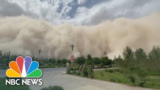 Watch Sandstorm Engulfs City In Northwest China [upl. by Ainehs]