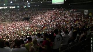 Argentinien  Deutschland  Tor 2  FullHD 1080p  Köln  World Cup 2010  min 67  emotions fans [upl. by Conard100]