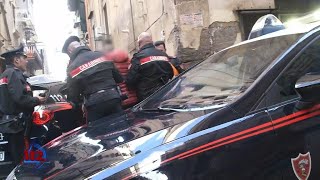 Napoli violenza domestica donna denuncia marito aggressivo  112  Le notti del Radiomobile [upl. by Anivram]