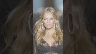 Two icons Kate Moss and Orianthi meet at a VSFashionShow—the rest is history literally [upl. by Sukramed]