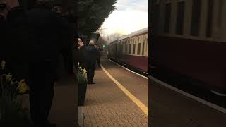 60007 Sir Nigel Gresley flying through Heyford [upl. by Angeline]