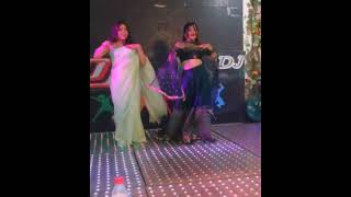 mujhko hui na khabar dance  Asha bhosleKarishma kapoor Indian wedding dance choreography shorts [upl. by Stclair]