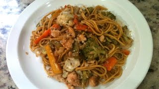 YAKISSOBA  COMO FAZER [upl. by Arraic]