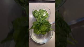 Spinach Avacado smoothie smoothie spinach banana tasty breakfast [upl. by Oicnaneb295]