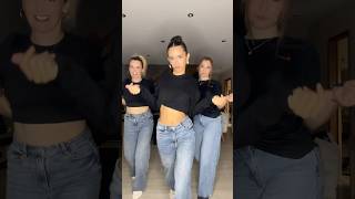 Qui danse le mieux 🤔 shortvideo [upl. by Freudberg975]