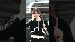 How Blackpink Lisa Trying To do Some Shameless Act to Upset Fans [upl. by Arahc]