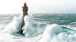 TEMPETE Eunice FORCE 11 à OUESSANT  BRETAGNE  4K [upl. by Matias569]