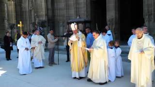 Procession des reliques de Saint Antoine légyptien dans son abbaye en Dauphiné [upl. by Maribel]