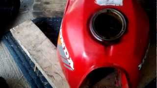 Honda atc 125m tank derusting using apple cider vinegar [upl. by Lunneta]