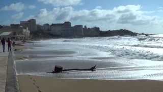 Biarritz  marée basse  marée haute High tide  low tide [upl. by Melville]