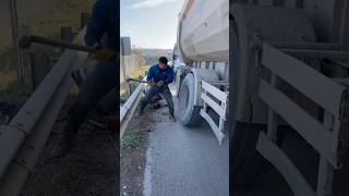 Thats One Easiest Way To Get The Wheel Off of Unit truck [upl. by Nylkcaj]