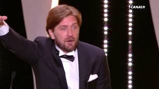 Ruben Ostlund Palme d’Or fait rugir le Palais des Festivals [upl. by Nylde]