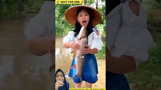 Nemu Ikan besar di pinggir jalan‼️ shorts shortvideo short dubbing funny lucu [upl. by Ennaihs]