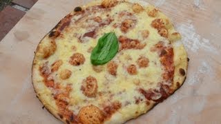 Bierpizza aus dem Holzofen Pizza mit Bier im Teig [upl. by Jeremiah]