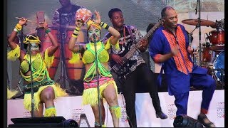 Femi Kuti entertains French PresidentMacron ampAmobode at Fela Afrikan Shrine with dance Music ampmore [upl. by Capriola]