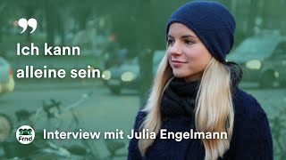 Julia Engelmann über das Alleinsein Poesie und Bühnenauftritte  Laut gedacht [upl. by Enawd]