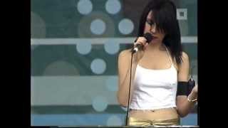 PJ HARVEY  Somebodys Down Somebodys Name Werchter Festival 2001 [upl. by Dearr599]