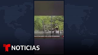 El mal tiempo ocasiona graves inundaciones en Honduras Shorts  Noticias Telemundo [upl. by Ahsikan]