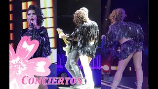 Alejandra Guzmán muestra que sus pompas están mejor que nunca en concierto VERSUS Gloria Trevi [upl. by Sandye]