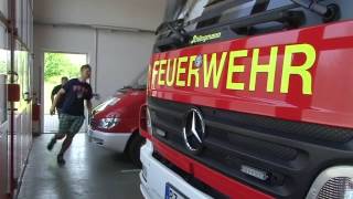 Die Helden der Hamburger Feuerwehr Löschen retten bergen 12  SPIEGEL TV [upl. by Anehc592]