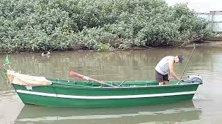 Pescador Juarez saindo pro mar larga a rede [upl. by Cyprio687]