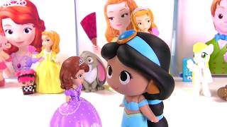 Sofia the First Doll Surprise [upl. by Rempe]