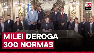 Milei deroga 300 normas y ordena la desregulación de la economía en Argentina [upl. by Barbour629]